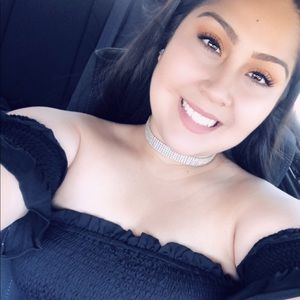 Meet your Posher, Zaira